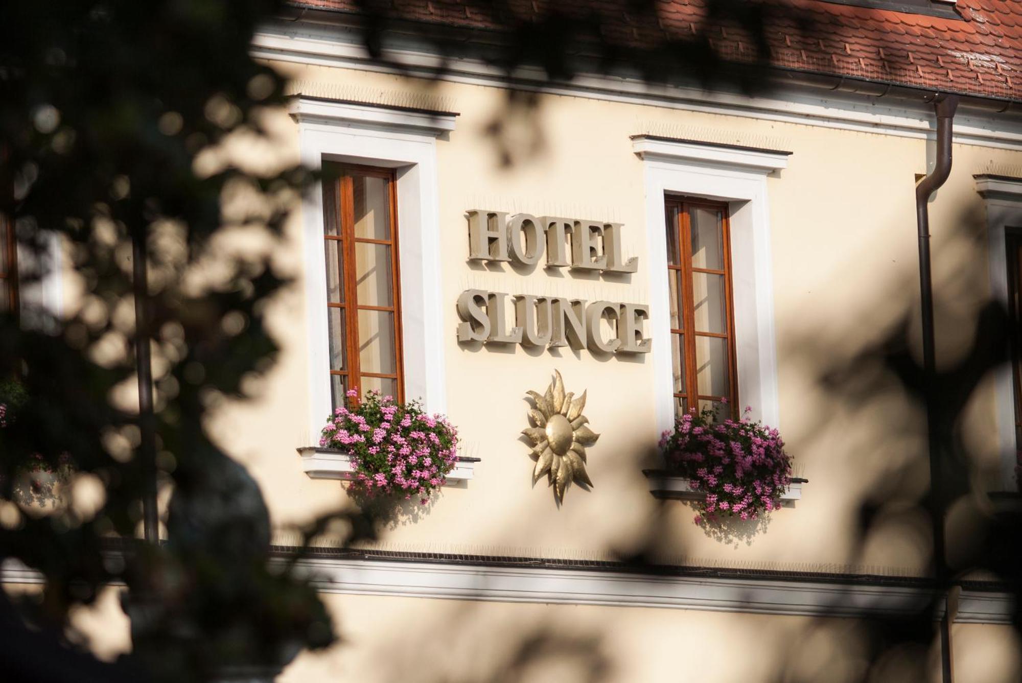 Hotel Slunce Uherske Hradiste Ngoại thất bức ảnh